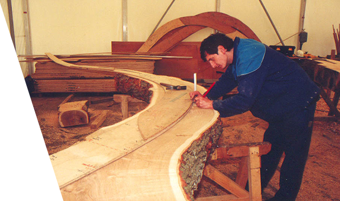 En 2002 en atelier, le tracé permettra de tailler la pièce de bois à partir du gabarit