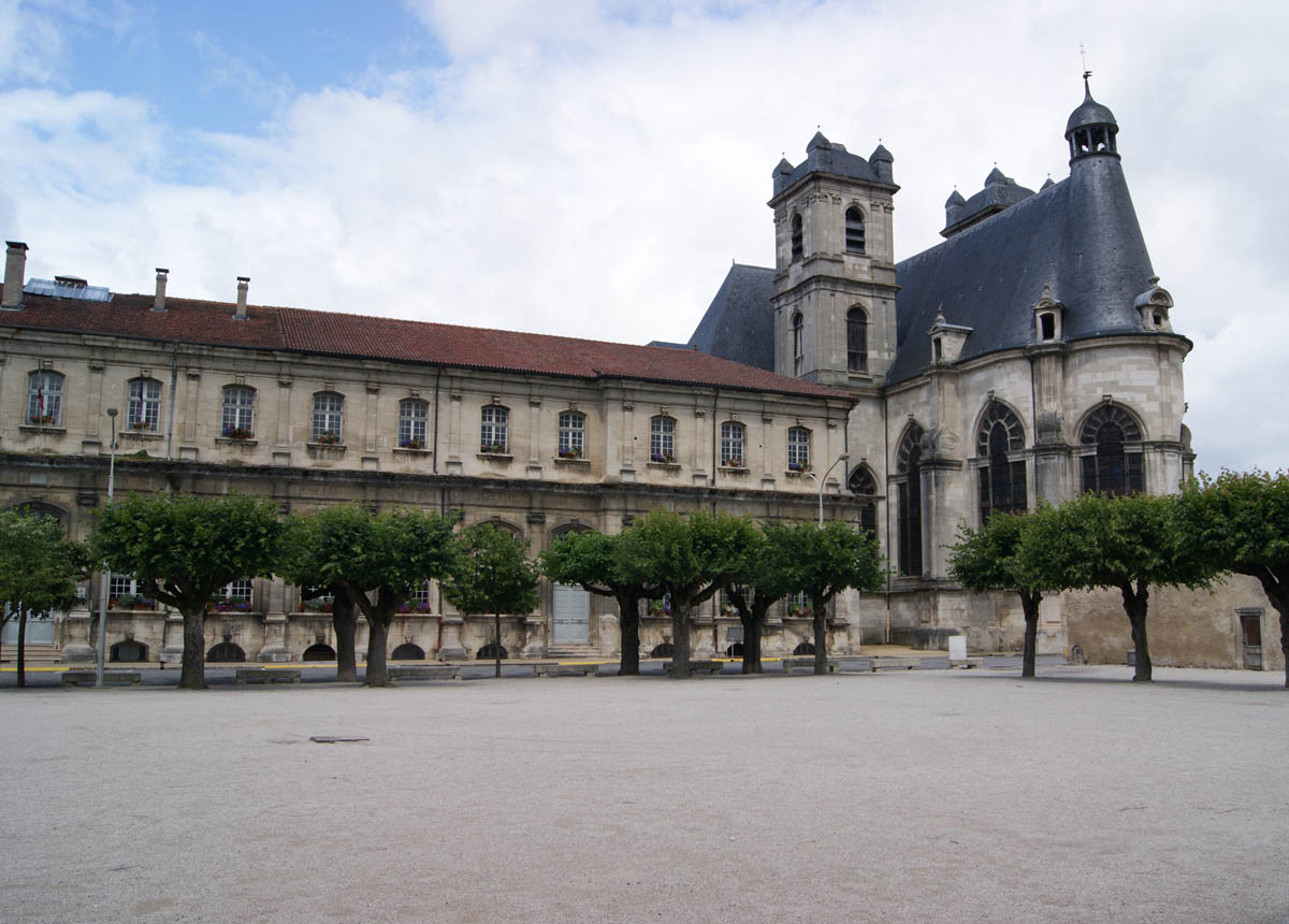 restauration de l'abbaye de saint michel