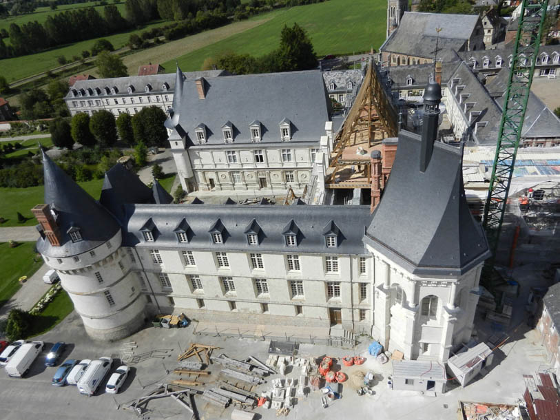 restauration des fenêtres du château de mesnières en bray