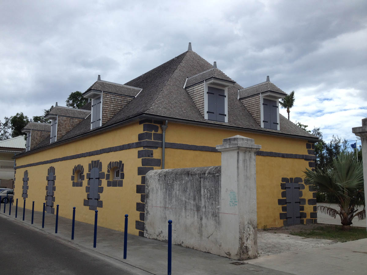 restauration de l'hôtel des postes à saint leu (réunion)