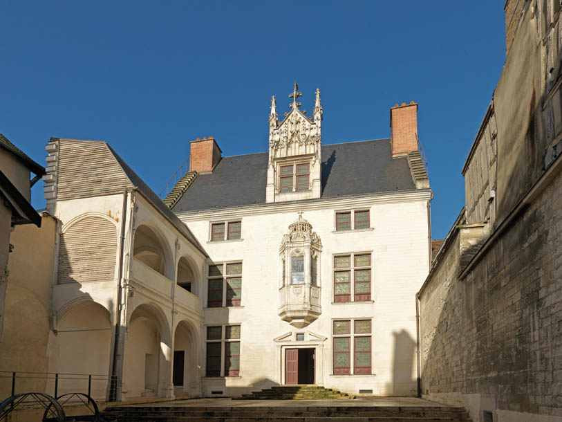 restauration de l'hôtel juvenal à troyes