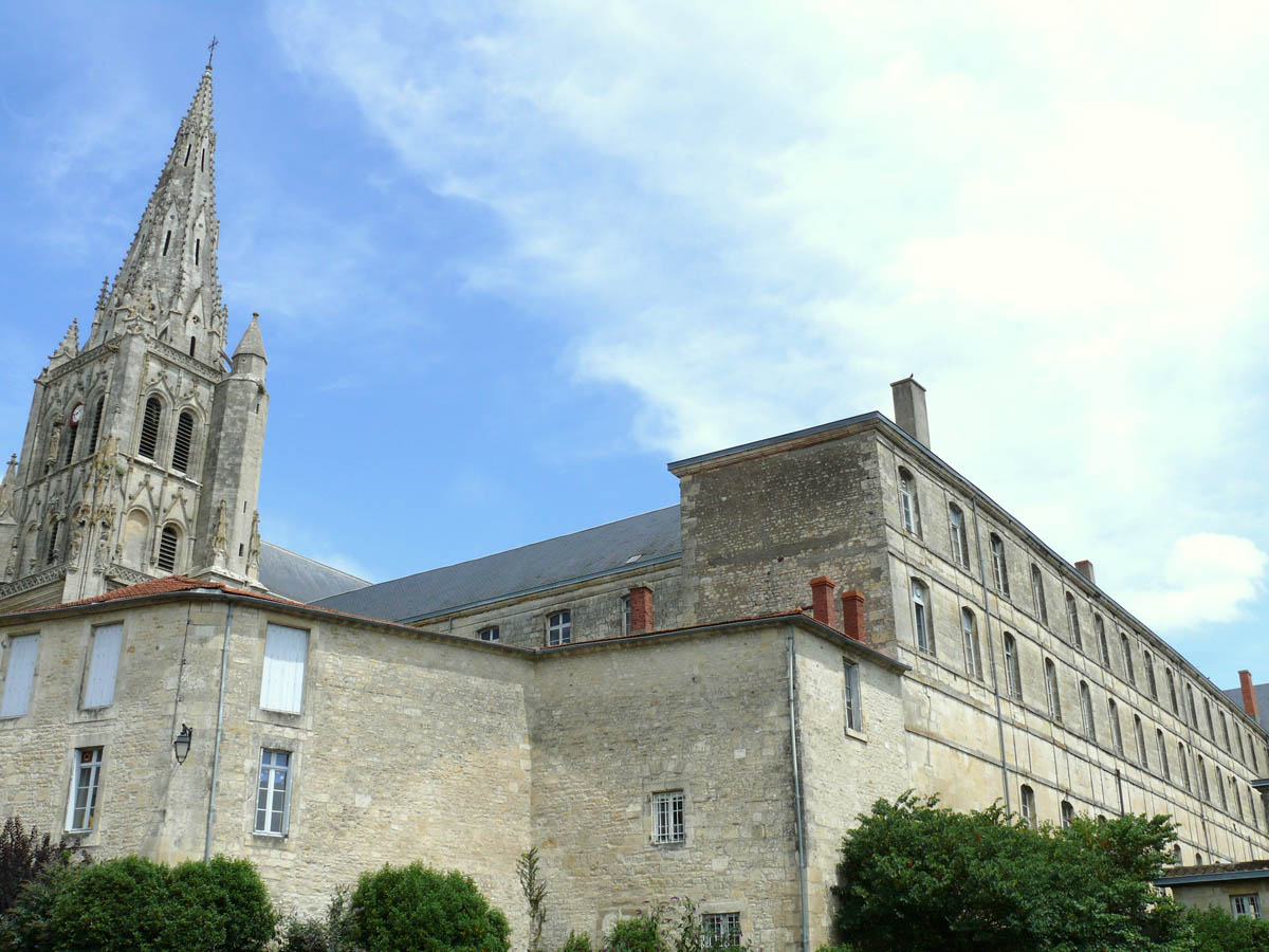 restauration de l'abbaye de saint maixent