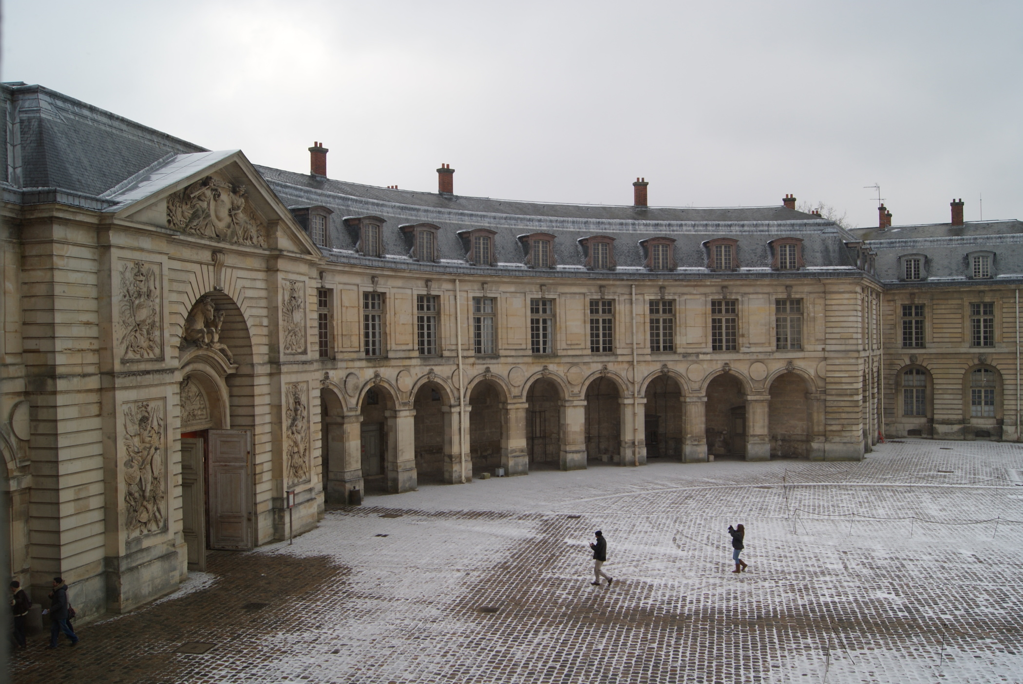 restauration des fenêtres des grandes écuries à versailles