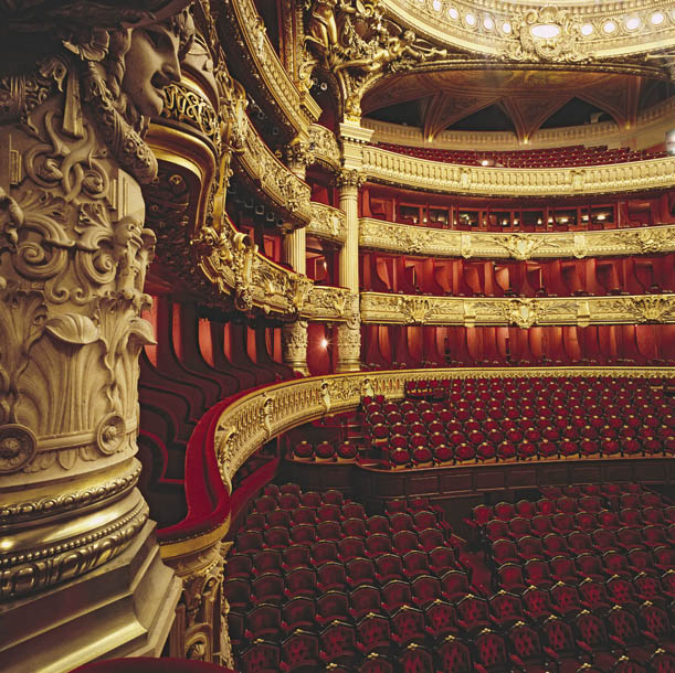 restauration scène et éléments bois de l'opéra garnier à paris