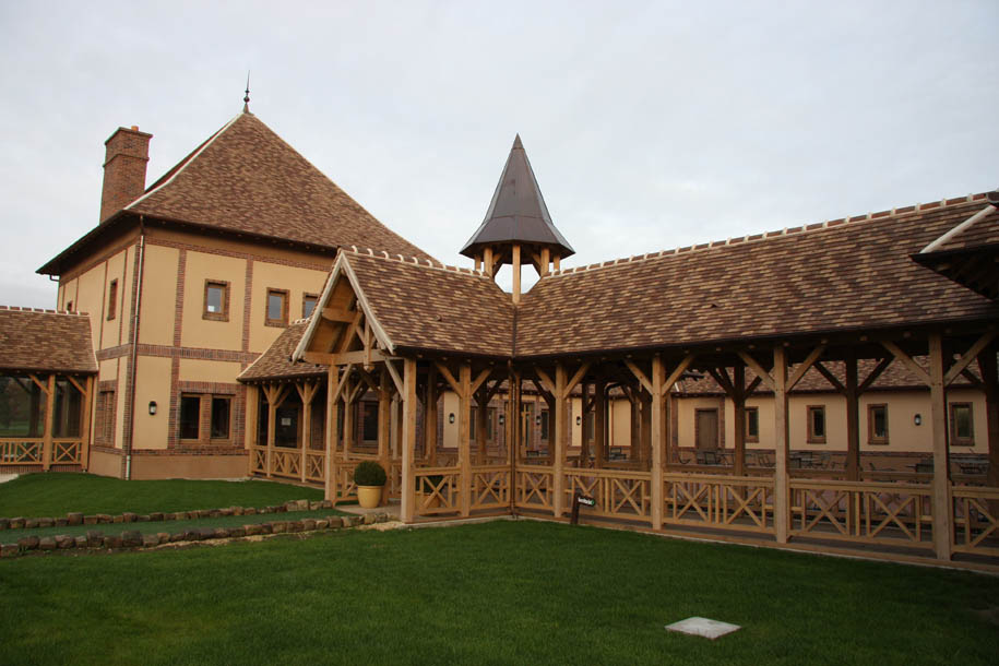 restauration de la charpente du golfpark de nantilly